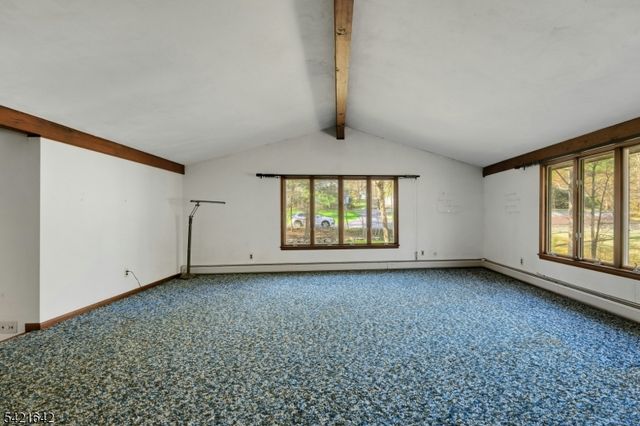 24 Deerhaven Ln, Jefferson Twp., NJ 07435