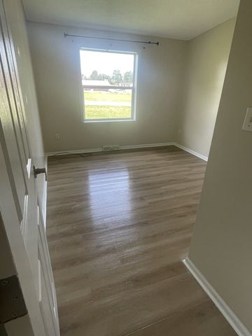 105 Southpark Cir, Gallatin, TN 37066