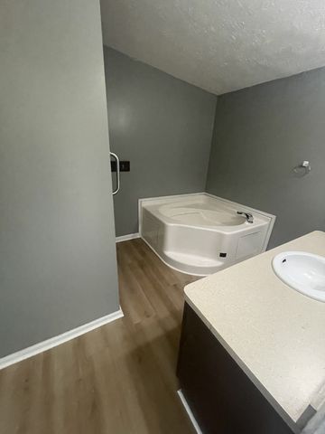 105 Southpark Cir, Gallatin, TN 37066