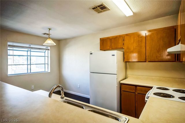 2654 Bryandouglas Drive D, Las Vegas, NV 89121