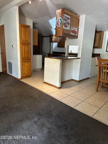 104 TANGERINE Trail, Satsuma, FL 32189