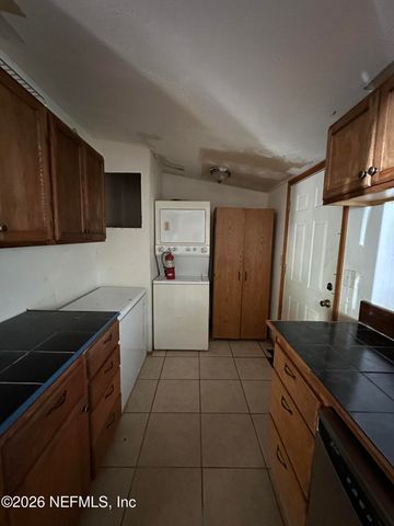 104 TANGERINE Trail, Satsuma, FL 32189