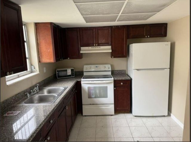 16980 N MIAMI Avenue, North Miami Beach, FL 33169
