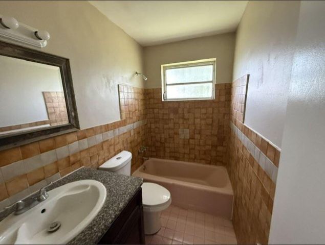 16980 N MIAMI Avenue, North Miami Beach, FL 33169