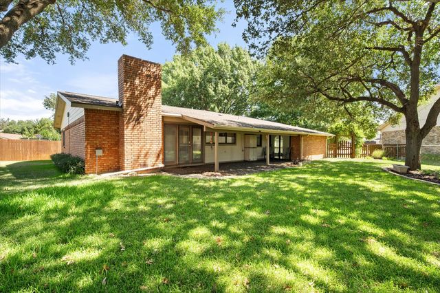 7520 Weatherwood Court, Fort Worth, TX 76133