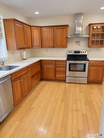 271 Vineyard Avenue, Newington, CT 06111