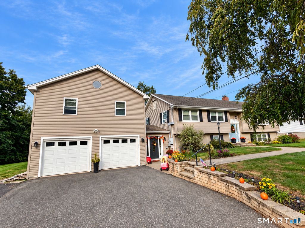 271 Vineyard Avenue, Newington, CT 06111