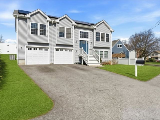 29 Calumet, Johnston, RI 02919