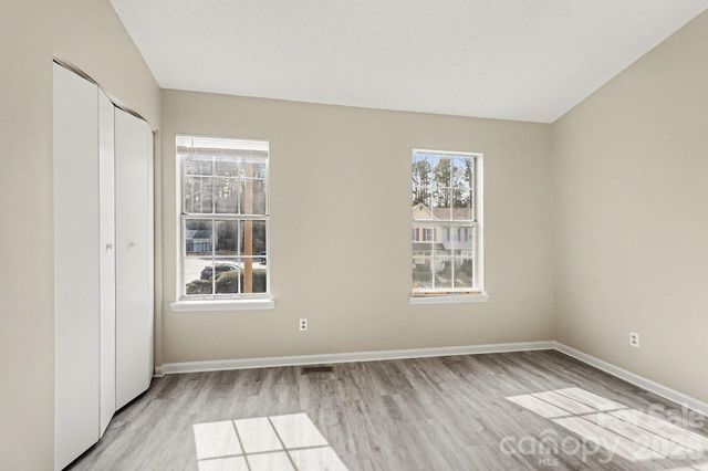 6227 Windsor Gate Lane, Charlotte, NC 28215