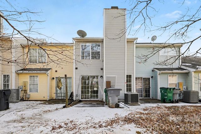 6227 Windsor Gate Lane, Charlotte, NC 28215