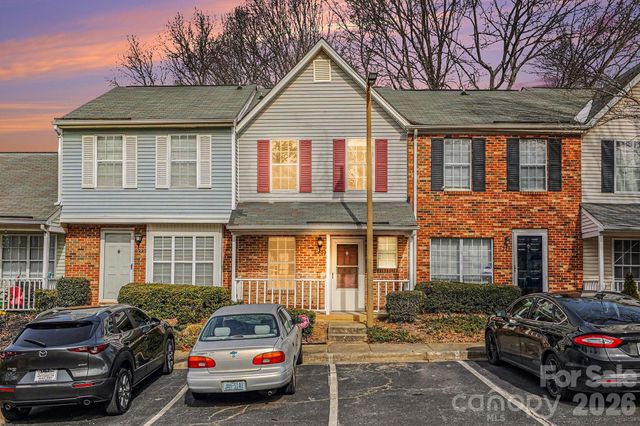 6227 Windsor Gate Lane, Charlotte, NC 28215
