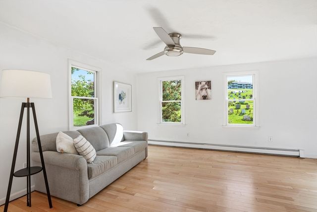 42 Duck Ln, Hull, MA 02045