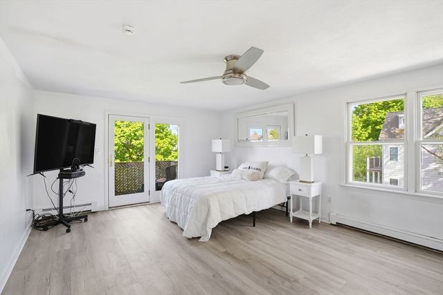 42 Duck Ln, Hull, MA 02045
