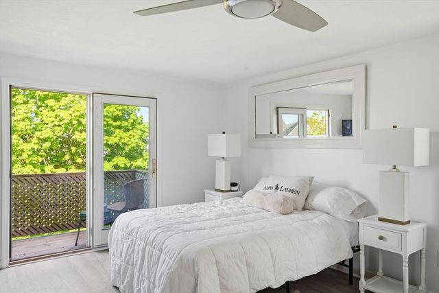 42 Duck Ln, Hull, MA 02045