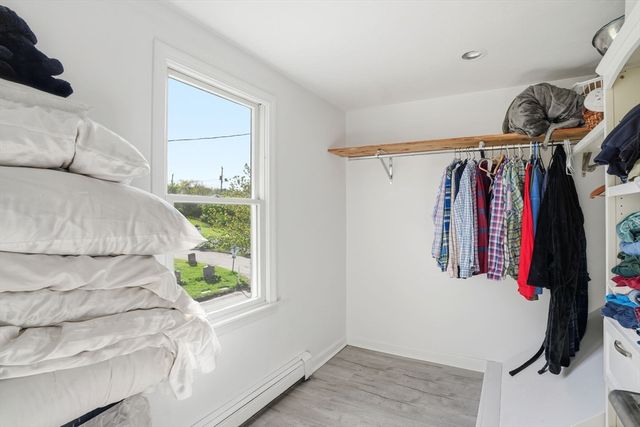 42 Duck Ln, Hull, MA 02045