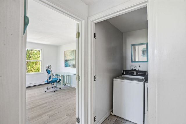 42 Duck Ln, Hull, MA 02045