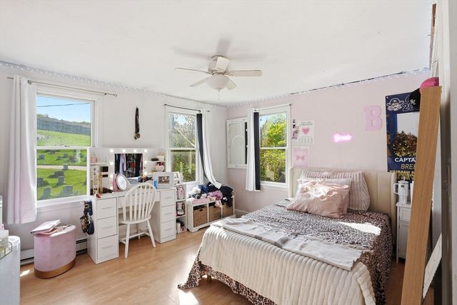 42 Duck Ln, Hull, MA 02045