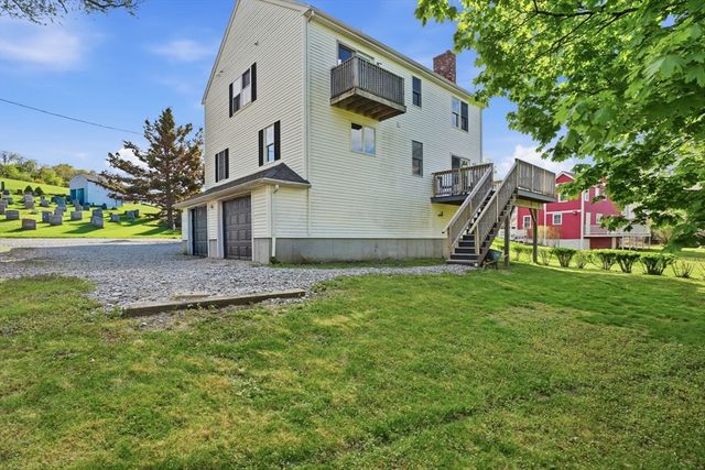 42 Duck Ln, Hull, MA 02045