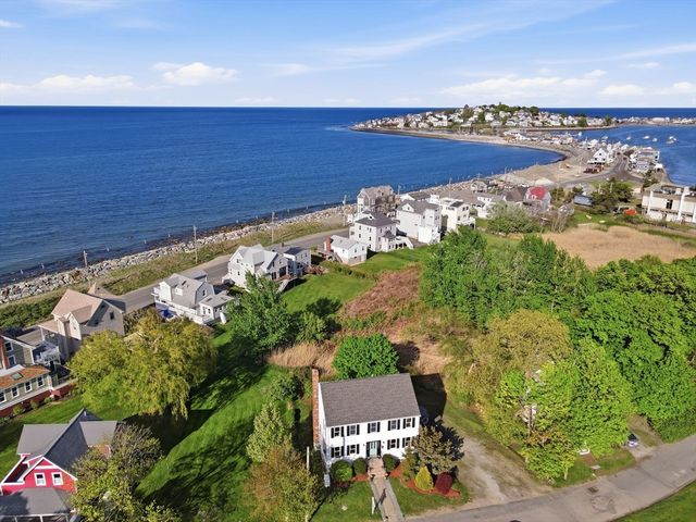 42 Duck Ln, Hull, MA 02045