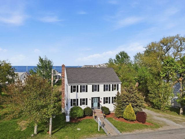 42 Duck Ln, Hull, MA 02045