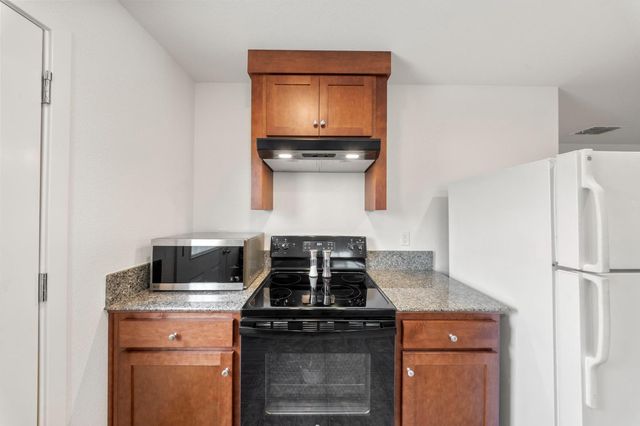 785 Dean Ct, Merced, CA 95341