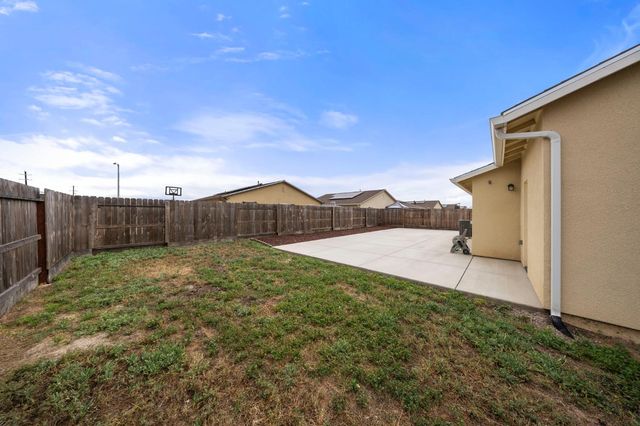 785 Dean Ct, Merced, CA 95341