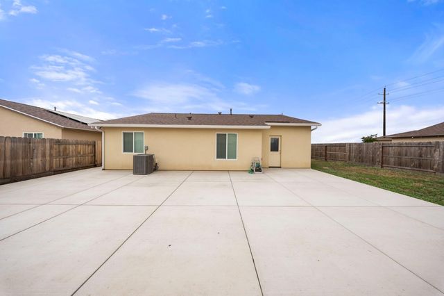 785 Dean Ct, Merced, CA 95341