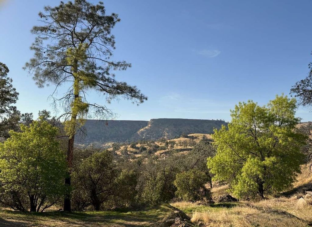 Image 11 of property listing at 23224 Granite Creek Lane, Clovis, CA 93619