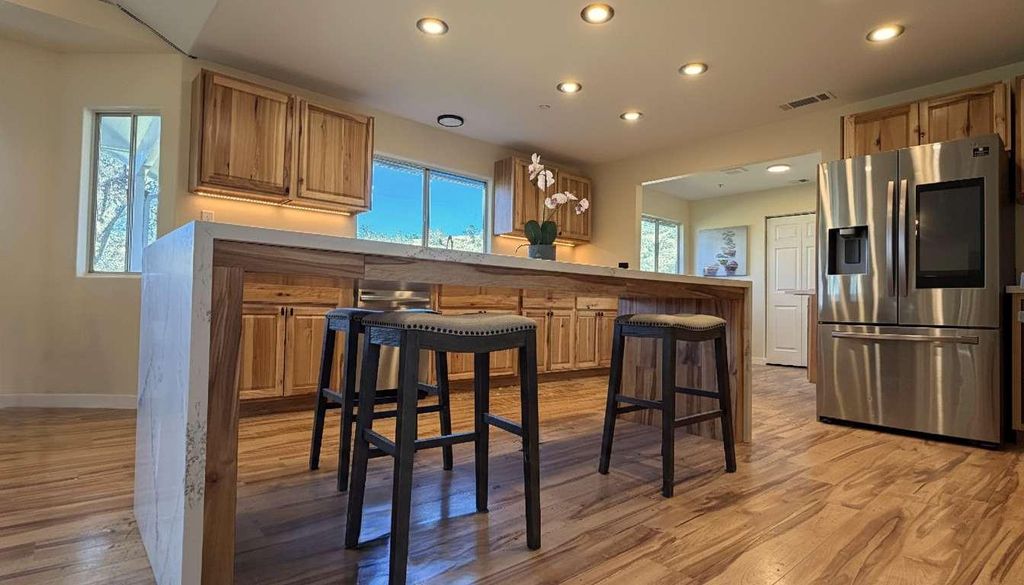 Image 14 of property listing at 23224 Granite Creek Lane, Clovis, CA 93619