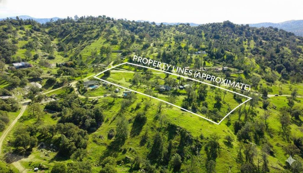 Image 2 of property listing at 23224 Granite Creek Lane, Clovis, CA 93619