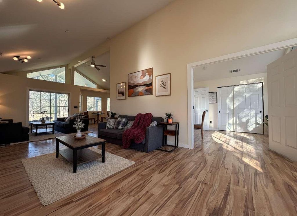 Image 3 of property listing at 23224 Granite Creek Lane, Clovis, CA 93619