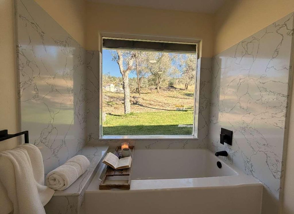 Image 36 of property listing at 23224 Granite Creek Lane, Clovis, CA 93619