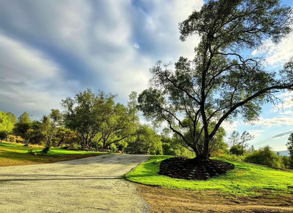 Image 48 of property listing at 23224 Granite Creek Lane, Clovis, CA 93619