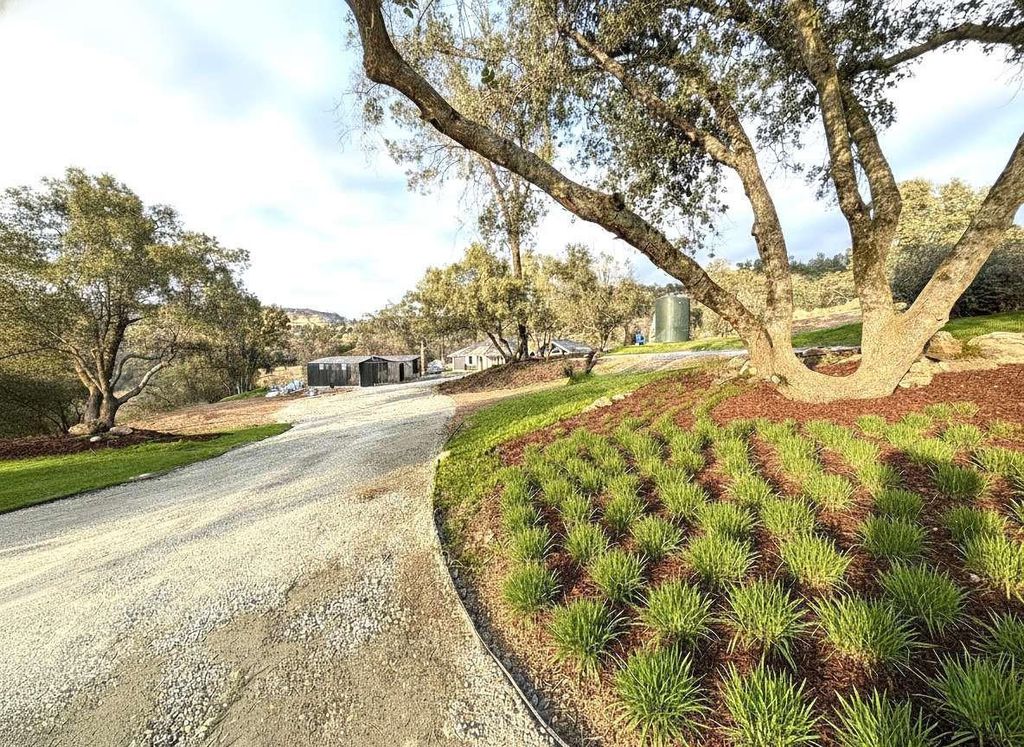 Image 56 of property listing at 23224 Granite Creek Lane, Clovis, CA 93619