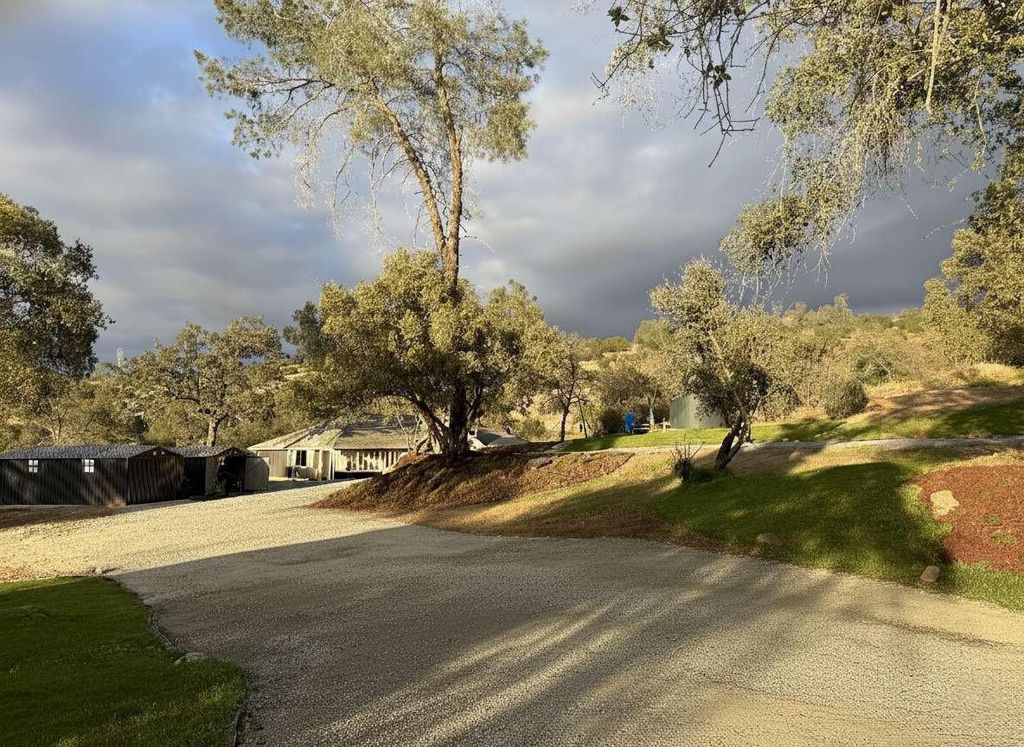 Image 71 of property listing at 23224 Granite Creek Lane, Clovis, CA 93619