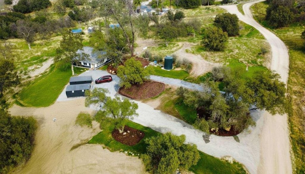 Image 88 of property listing at 23224 Granite Creek Lane, Clovis, CA 93619