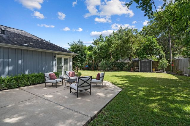 9605 Cedardale Drive, Houston, TX 77055