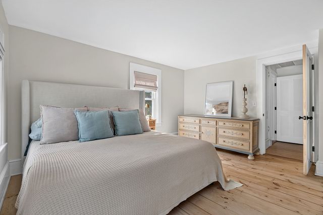 11 Crescent St, Stow, MA 01175