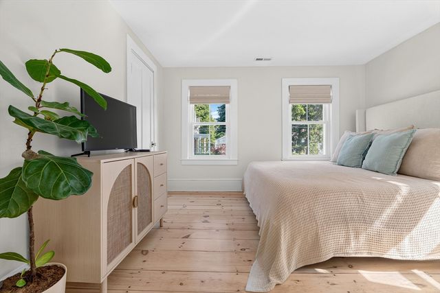 11 Crescent St, Stow, MA 01175
