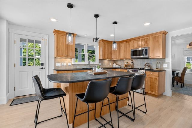 11 Crescent St, Stow, MA 01175
