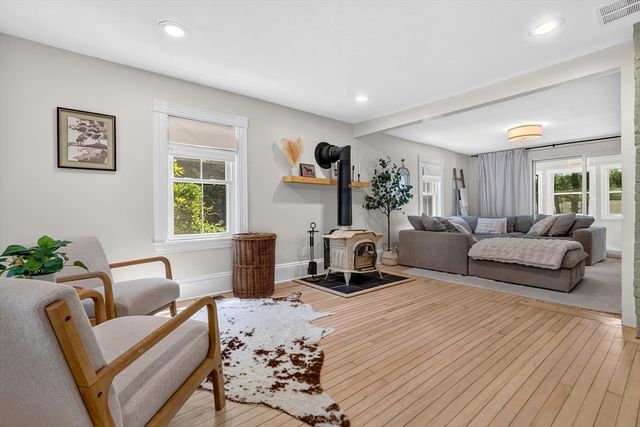11 Crescent St, Stow, MA 01175