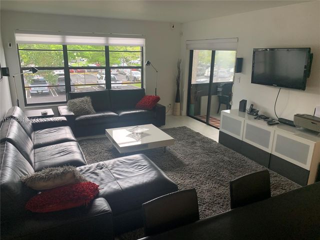 2326 S Cypress Bend Dr 221, Pompano Beach, FL 33069