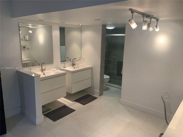 2326 S Cypress Bend Dr 221, Pompano Beach, FL 33069