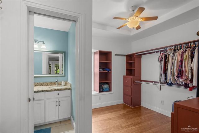 1921 Pin Oak Road, Edinburg, TX 78539