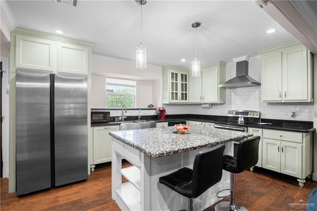 1921 Pin Oak Road, Edinburg, TX 78539