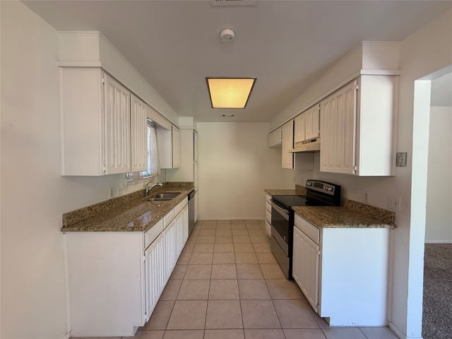 1809 Prince Drive, Benbrook, TX 76126