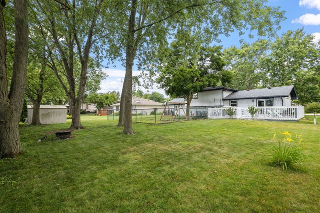 204 Pfaff Drive, Frankfort, IL 60423