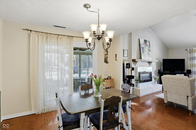 7553 Farm View Circle E, Indianapolis, IN 46256