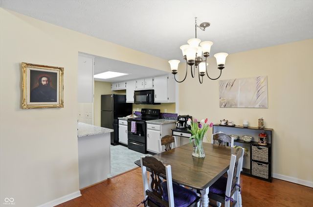 7553 Farm View Circle E, Indianapolis, IN 46256