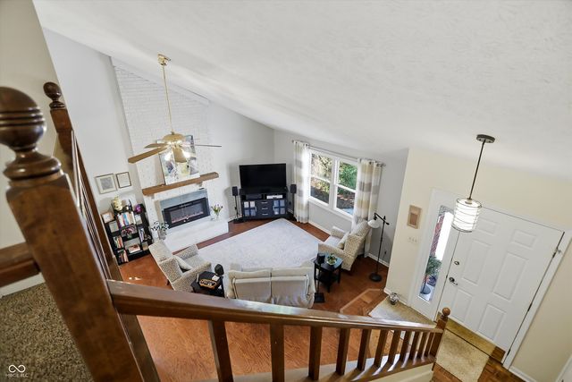 7553 Farm View Circle E, Indianapolis, IN 46256